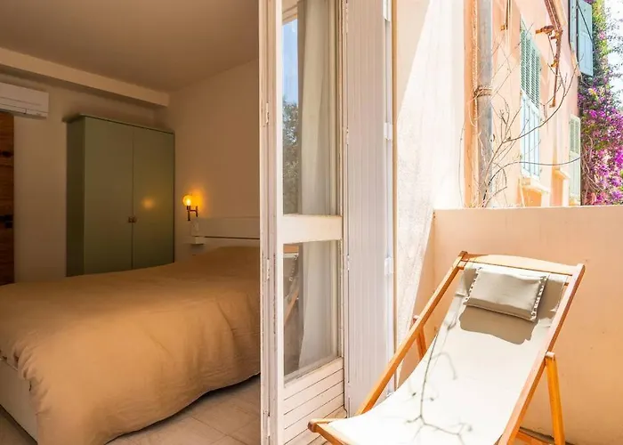 Apartment Ile De Porquerolles, Kermarc, Lumineux Avec Grande Terrasse Porquerolles